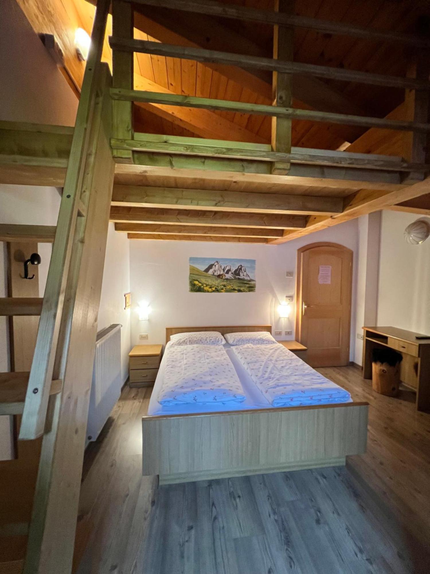Garni Eden Bed And Breakfast Soraga Exterior photo