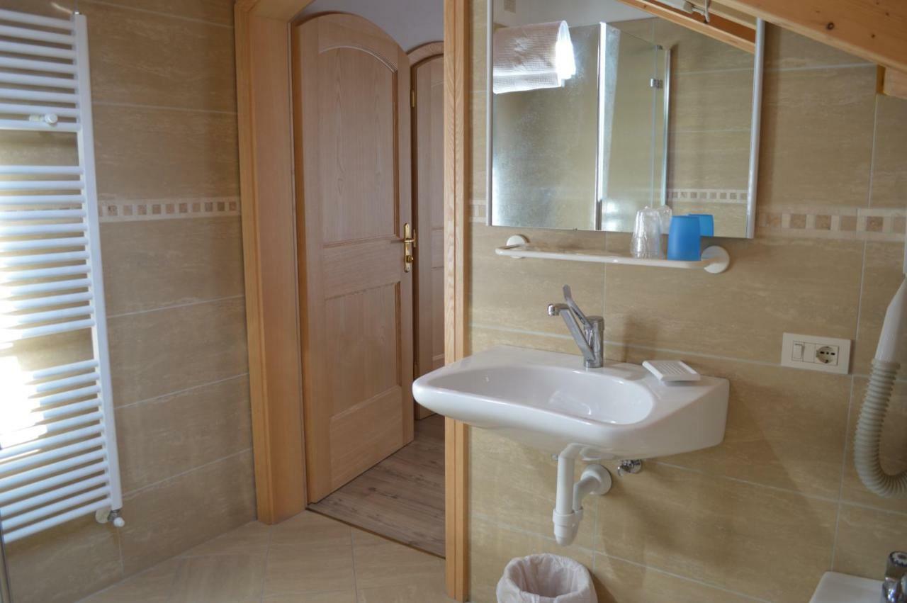 Garni Eden Bed And Breakfast Soraga Exterior photo